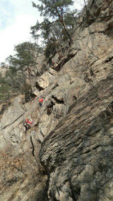 설악산국립공원과리공단, 남설악산악구조대가 합동으로 산불조심 캠페인 및 올무제거작업